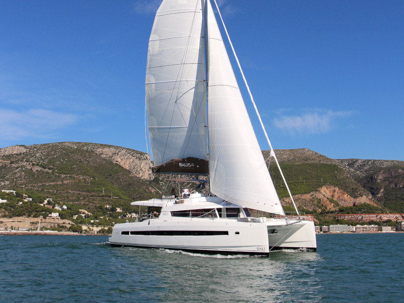 Bali 5.4 Crewed