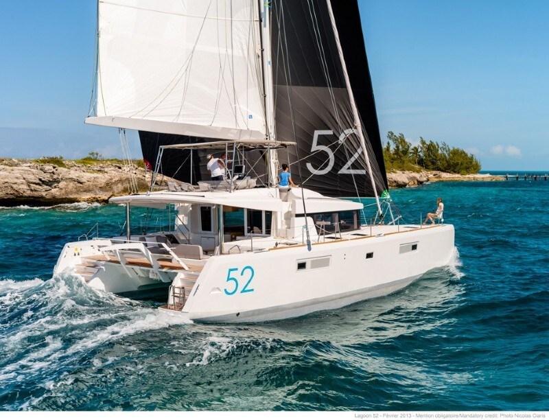 Sailing catamaran Lagoon 52 Crewed
